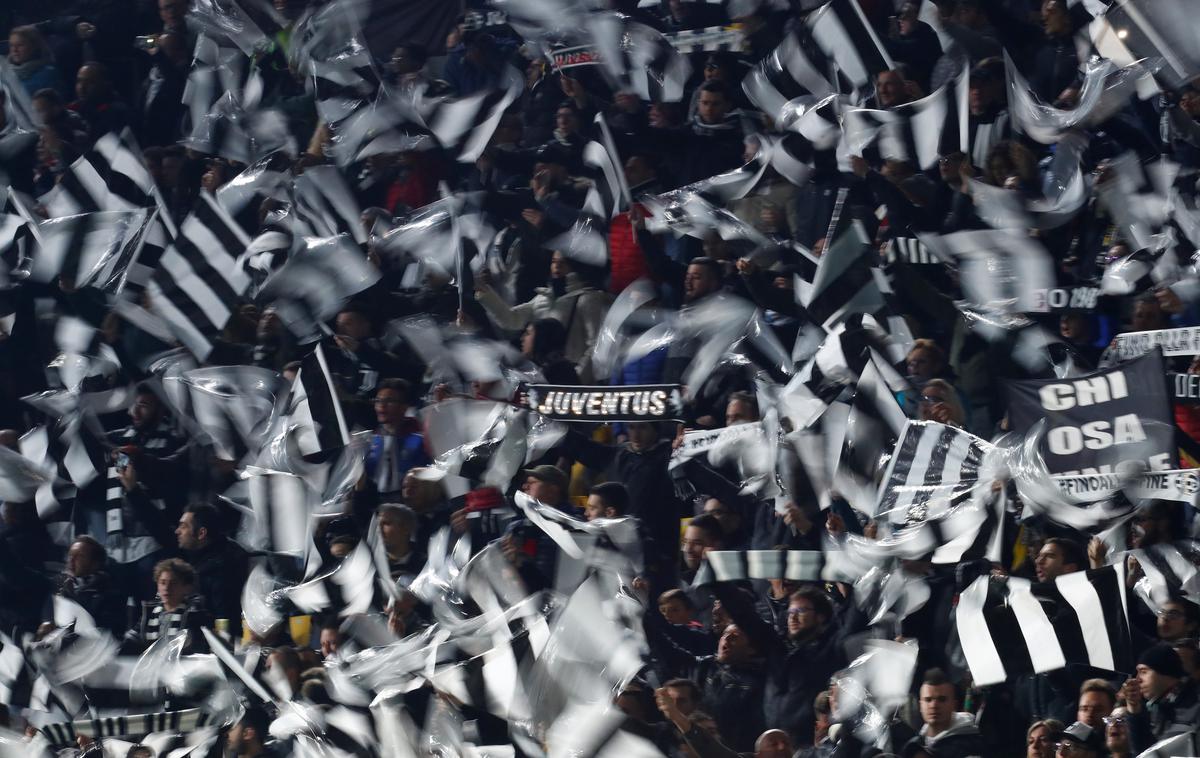 Juventus navijači | Italijanska policija je priprla večje število vodij skrajnih navijaških skupin nogometnega kluba Juventus iz Torina. | Foto Reuters