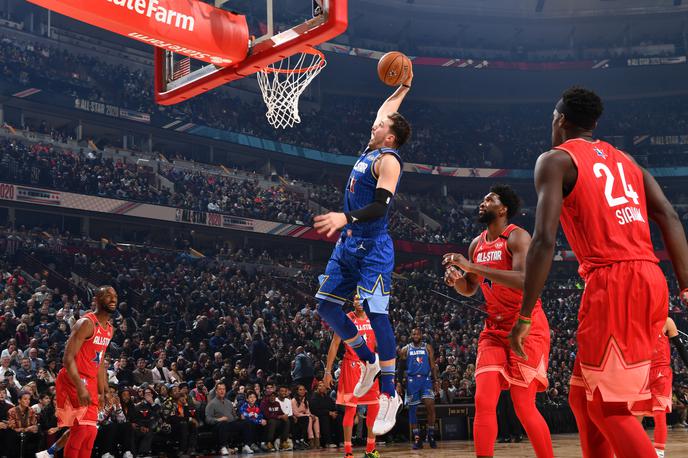 Luka Dončić | Luka Dončić je na premierni tekmi All-Star dosegel osem točk in zbral štiri asistence ter skok. Na koncu se je veselil zmage svoje ekipe. | Foto Getty Images