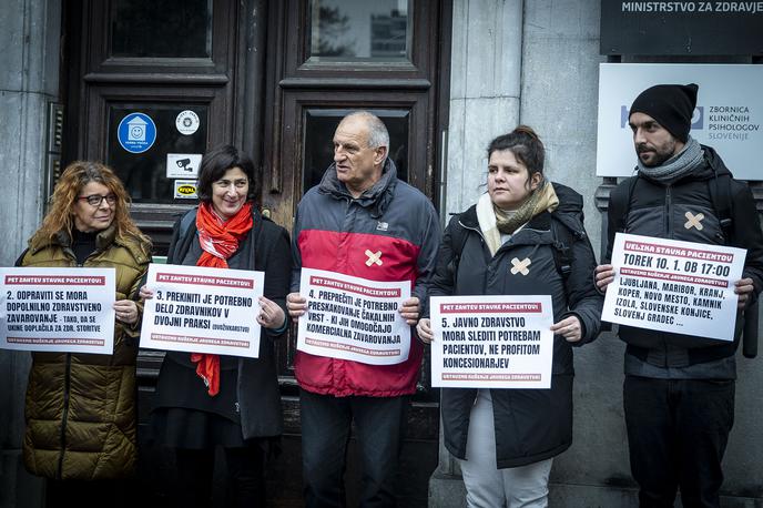 Novinarska konferenca iniciative Glas ljudstva | Predstavniki iniciative Glas ljudstva so že na novinarski konferenci v začetku leta opozorili na zaveze, ki jih je dala vladajoča koalicija.  | Foto Ana Kovač