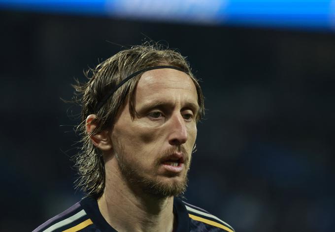 Bo Luka Modrić podaljšal sodelovanje z madridskim Realom, s katerim bi se lahko v sredo uvrstil v finale lige prvakov in lovil svoj že šesti evropski naslov? | Foto: Reuters