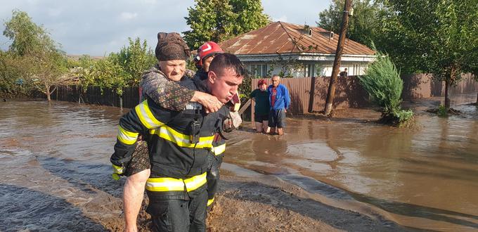 Evakuacija v Romuniji.  | Foto: Reuters