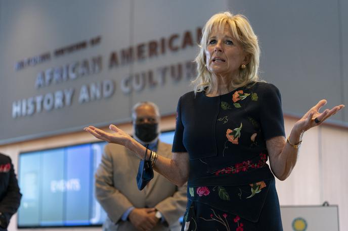 Jill Biden | "Ob vsem tem, za kar se mož zavzema, si upa iti na oder in ga brez kakršnekoli osnove označi za rasista," je dejala jezna Jill Biden. | Foto AP