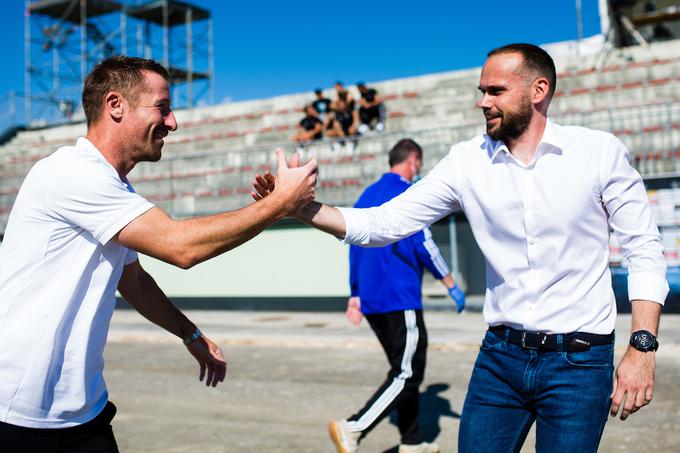 Trener Olimpije Dino Skender (desno) je premagal Vlada Šmita in ohranil stoodstotni izkupiček na zeleno-beli klopi. | Foto: Grega Valančič/Sportida