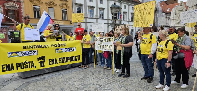 Protestni shod Sindikata delavcev pošte in zvez zaposlenih na Pošti Slovenije. | Foto: STA