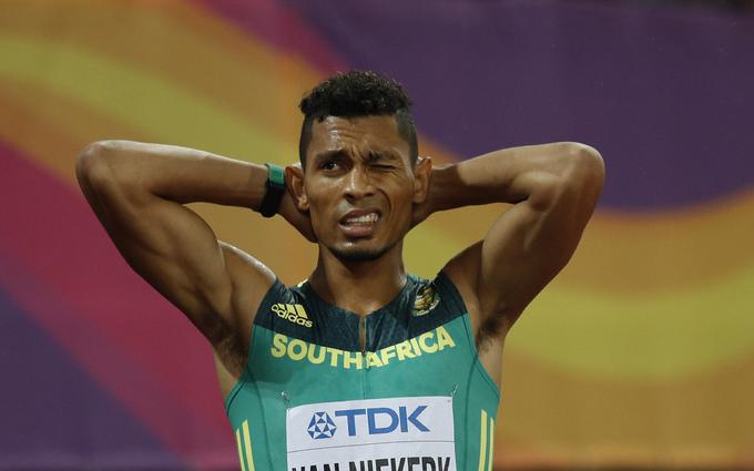 Wayde Van Niekerk je imel tokrat tudi nekaj sreče v teku na 200 metrov, saj je komaj ujel finale. | Foto: Reuters