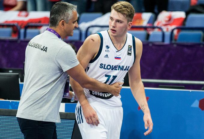 Igor Kokoškov je pozitivna osebnost v slovenski reprezentanci. Na vsakem koraku ohranja pozitivno naravnanost, poudarja Lakovič, in s tem sproži učinek domin. | Foto: Vid Ponikvar