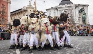 Na pustno soboto od Zmajevega karnevala do cirkuško obarvane povorke #foto #video