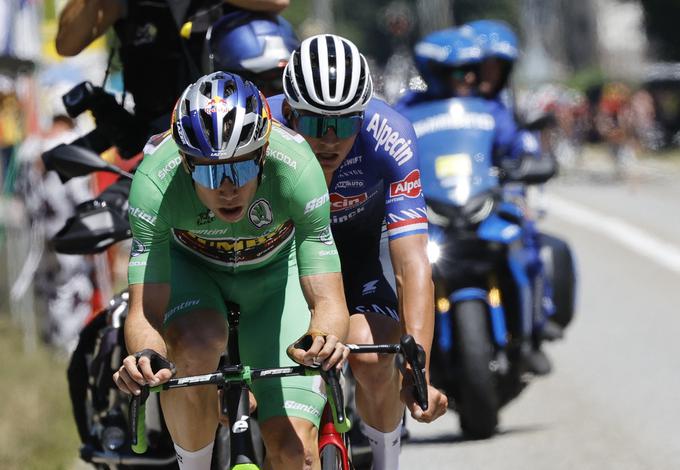 "Wout van Aert je v prvem tednu porabil ogromno svoje energije, in spraševal sem se že, ali lahko ta zgodba traja." | Foto: Reuters