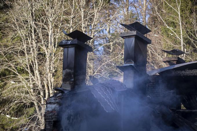 Najemnik doma sklepa, da je do požara prišlo zaradi dimnika, s katerim je že imel težave.  | Foto: Bojan Puhek