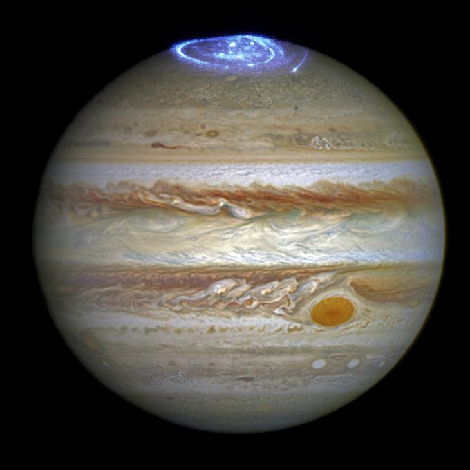 Aurora na severnem polu Jupitra, ki jo je pred kratkim posnel vesoljski teleskop Hubble. | Foto: 