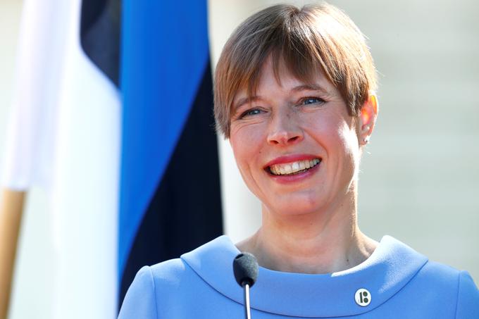 Predsednica Estonije je od leta 2016 liberalna konservativka Kersti Kaljulaid. Estonija je tako edina država na svetu, kjer sta tako na čelu države kot vlade ženski. Malce podoben je položaj na Danskem, Novi Zelandiji in Barbadosu. Te države imajo premierke (Mette Frederiksen, Jacinda Ardern in Mia Mottley) hkrati pa sta ženski, v tem primeru monarhinji, formalni voditeljici omenjenih držav – danska kraljica Margareta II. (Danska) in britanska kraljica Elizabeta II. (Nova Zelandija in Barbados). | Foto: Reuters