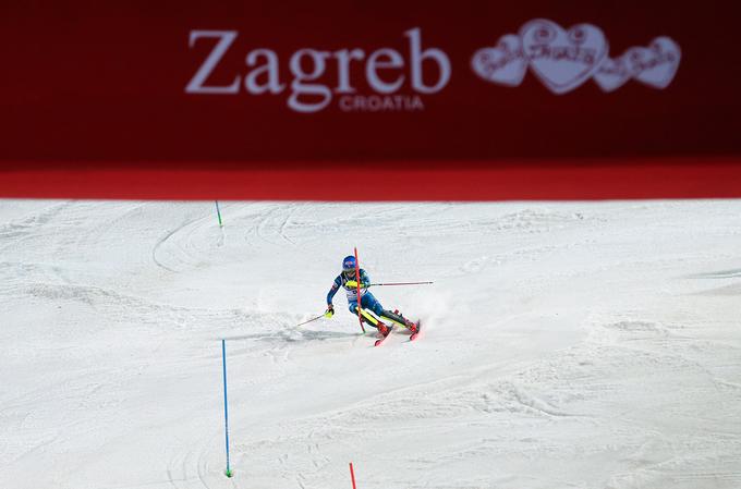 Mikaela Shiffrin je tokrat končala tik pod odrom za zmagovalke. | Foto: Reuters