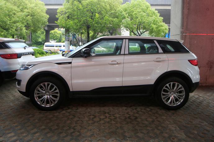 Landwind X7 | Na prvi pogled je videti kot range rover evoque, a to je kitajski landwind X7. | Foto Reuters