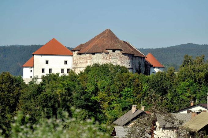 Grad v občini Velike Lašče je bil prvič omenjen leta 1220, čeprav naj bi nastal že v desetem ali 11. stoletju. | Foto: Tamino Petelinšek/STA