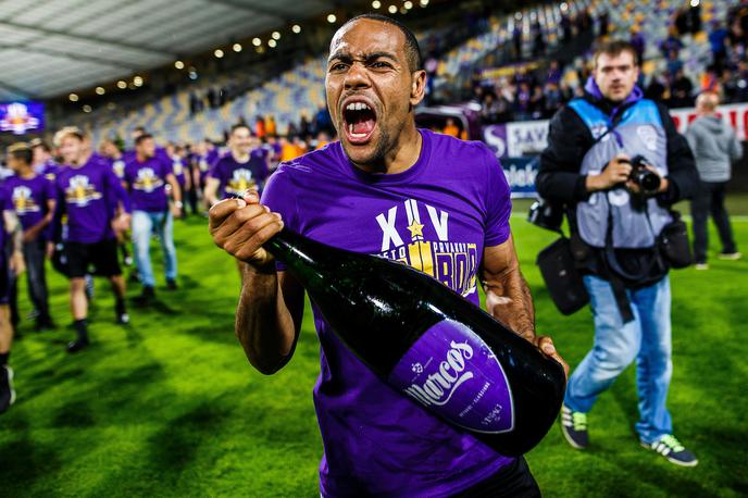 Marcos Tavares Maribor | Marcos Tavares že hladi šampanjec, ki bi lahko v nedeljo v Fazaneriji tekel v potokih. | Foto Grega Valančič/Sportida