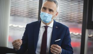 Minister Cigler Kralj uspešno prestal interpelacijo