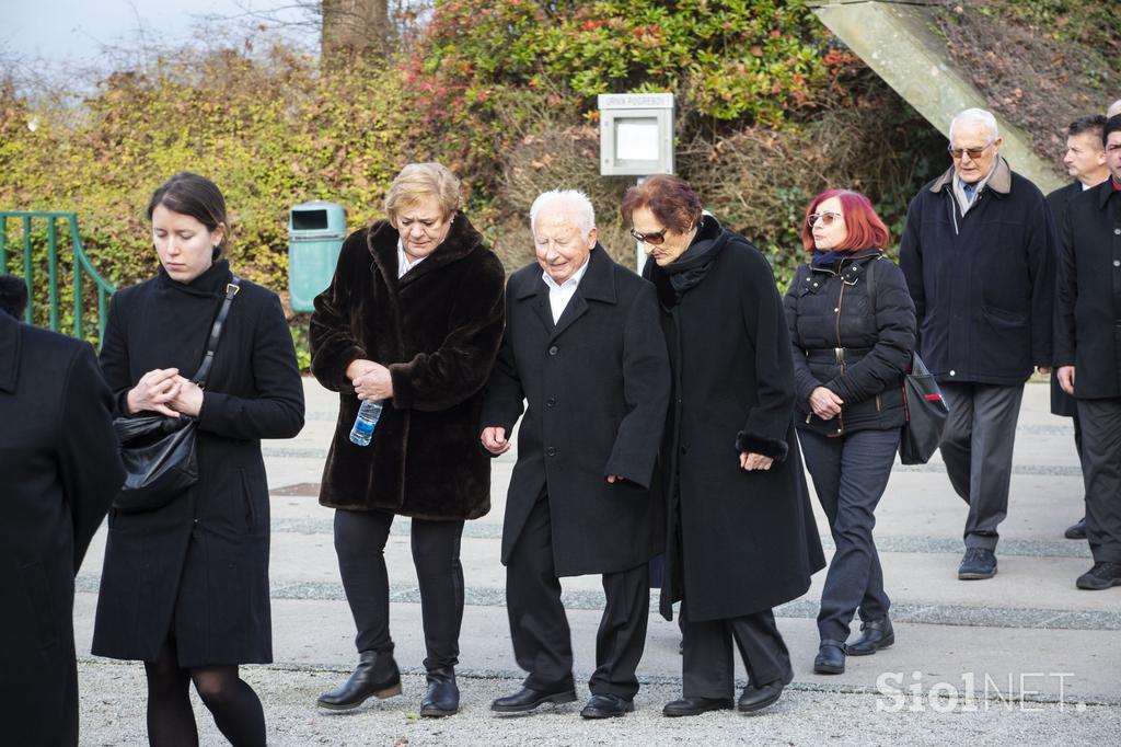 Pogreb slovenskega politika, pravnika in gospodarstvenika Janeza Zemljariča z vojaškimi častmi.