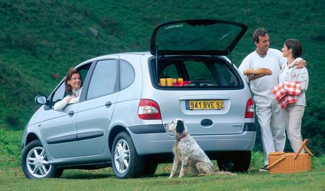 Renault scénic - nesporni prvak razreda že 20 let uspešno osvaja tudi slovenske družine