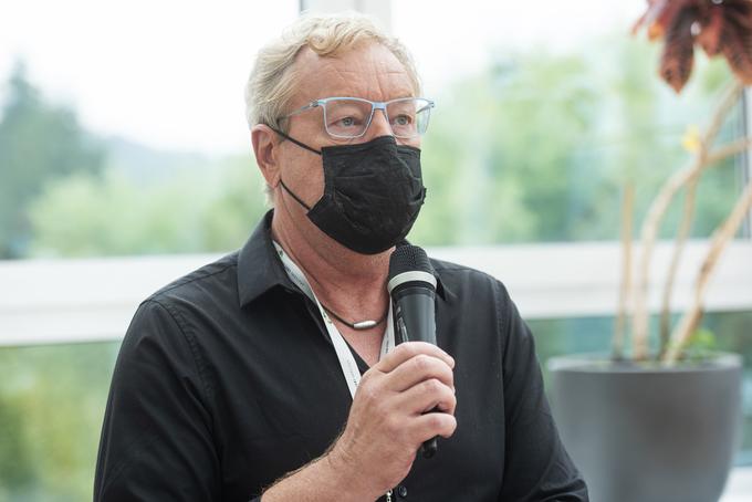 Tudi ko bomo imeli cepivo, bo še naprej potrebno upoštevanje ukrepov, je poudaril kemik Borut Štrukelj z ljubljanske fakultete za farmacijo. | Foto: STA ,