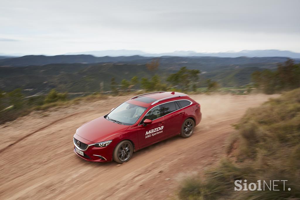 Mazda štirikolesni AWD pogon - i-Activ