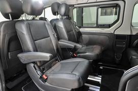 Opel vivaro touring