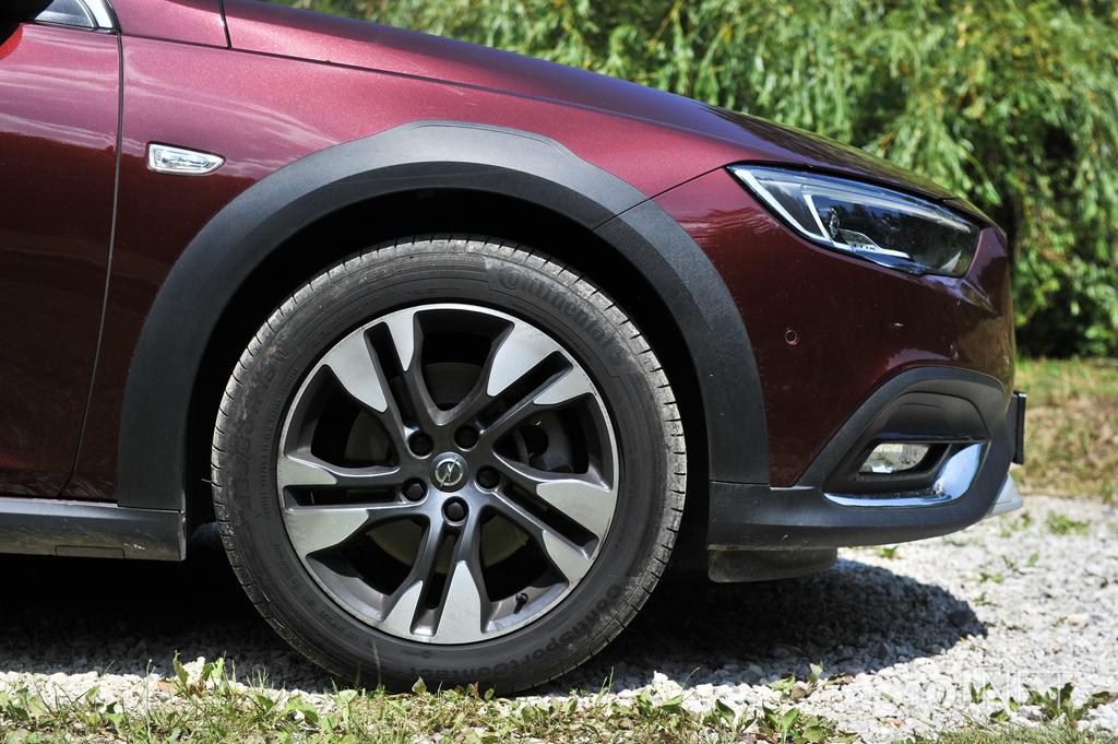 Opel insignia country tourer