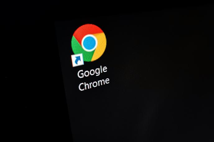 Google Chrome | Mnogi uporabniki so v zadnjih mesecih in tednih, ko je postalo jasno, da je le še vprašanje časa, kdaj bo Google priljubljeni razširitvi zadal smrtni udarec, na družbenih omrežjih in forumih že začeli napovedovati, da bodo povsem opustili brskalnik Chrome. | Foto Matic Tomšič