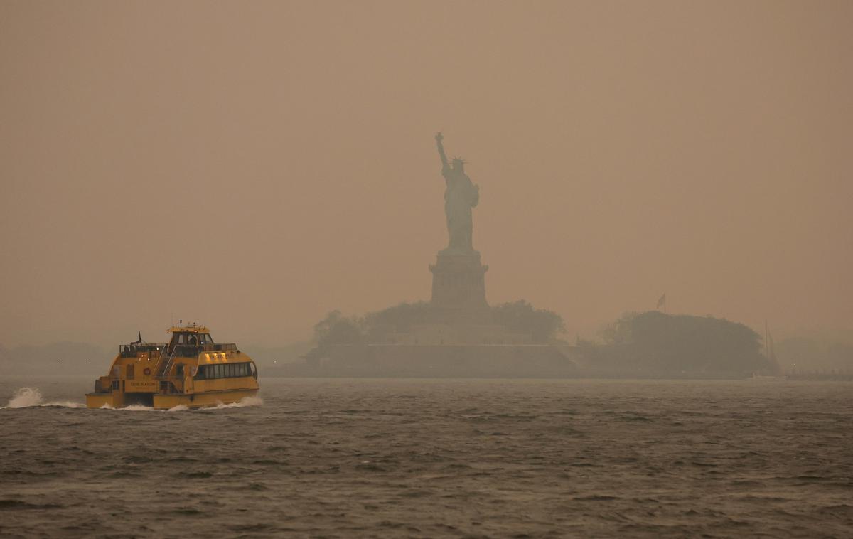 požar, Kanada, New York, dim, slab zrak, megla | Zdravstveni delavci so prebivalce opozorili, naj ne telovadijo zunaj in se čim manj izpostavljajo dimu. | Foto Reuters