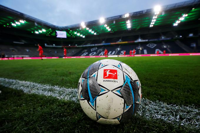 V Bundesligi je kar nekaj klubov v težavah. | Foto: Reuters