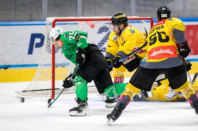 HK Olimpija : Vienna Capitals | HK SŽ Olimpija je v domačem Tivoliju vodil z 2:0, na na koncu izgubil z Vienna Capitals z 2:3. | Foto HKO/Domen Jančič