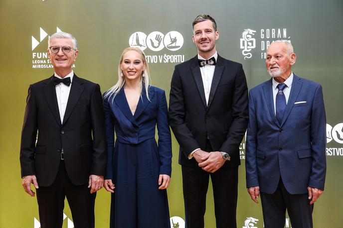 OKS gala Goran Dragić Janja Garnbret | Predsednik OKS Franjo Bobinac, ambasadorja Janja Garnbret in Goran Dragić in Miroslav Cerar st. | Foto Aleš Fevžer