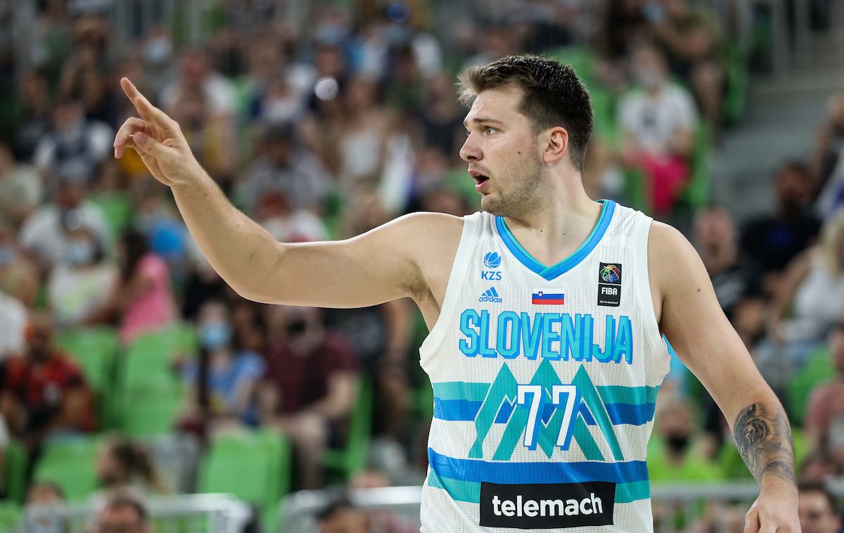 košarka - Slovenija : Hrvaška | Luka Dončić je v središču pozornosti tudi v Litvi, kjer bo Sloveniji poskušal pomagati do uvrstitve na premierne olimpijske igre. | Foto Vid Ponikvar