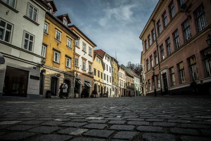 Postavljanje spomenikov je politična gesta v širšem smislu, gre za zapis ideologije, v kontekstu katerega je v našem prostoru mogoče prebirati dominacijo moških. | Foto: Vid Ponikvar