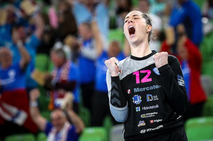 Vratarka Barbara Arenhart je v prvem polčasu zabila kar trikrat. | Foto: Matic Klanšek Velej/Sportida