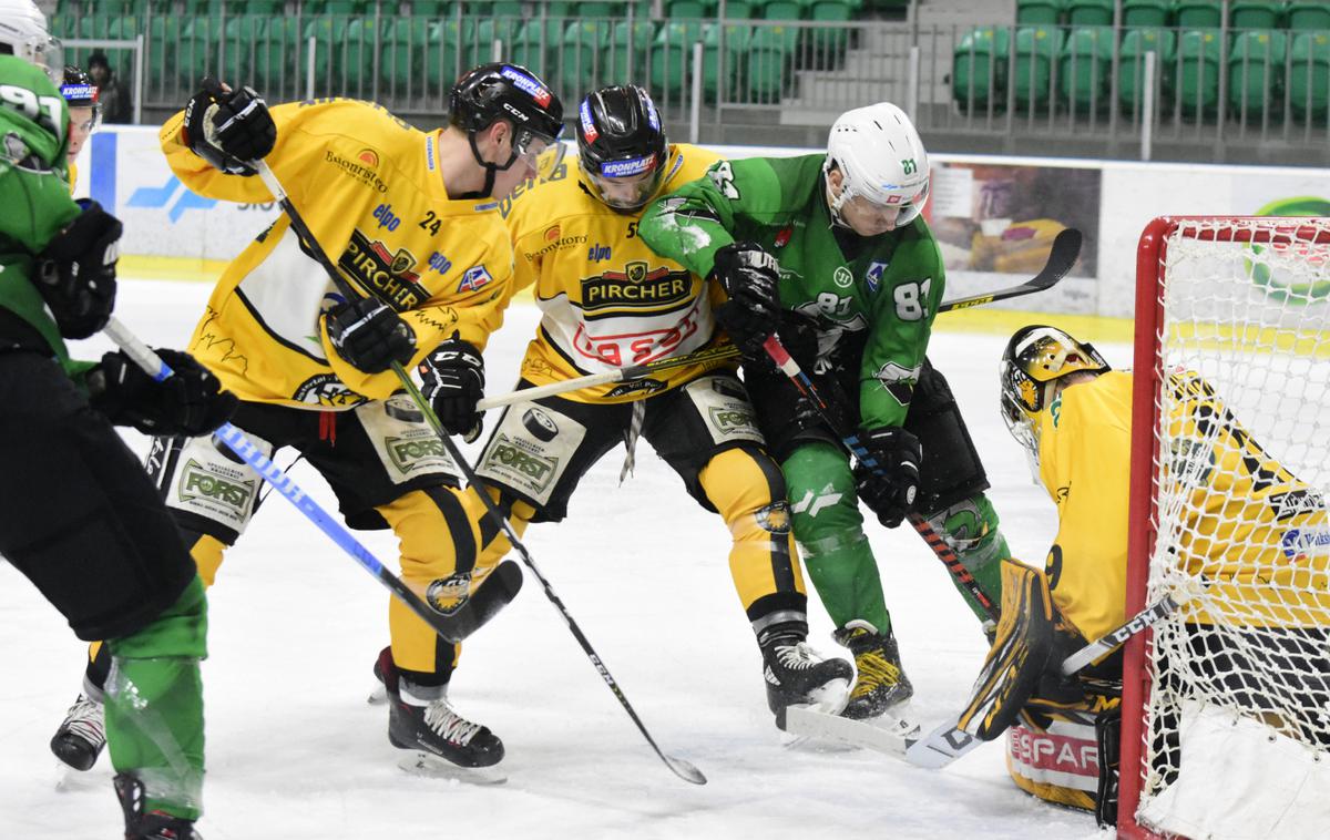 HK Olimpija Pustertal | Hokejisti Olimpije so se po dolgem popravilu vrat na četrtkovi tekmi s Pustertalom na led vrnili z drugačnim obrazom, pripravili preobrat in vodilno moštvo premagali z 2:1. | Foto Eva Brili Grebenar