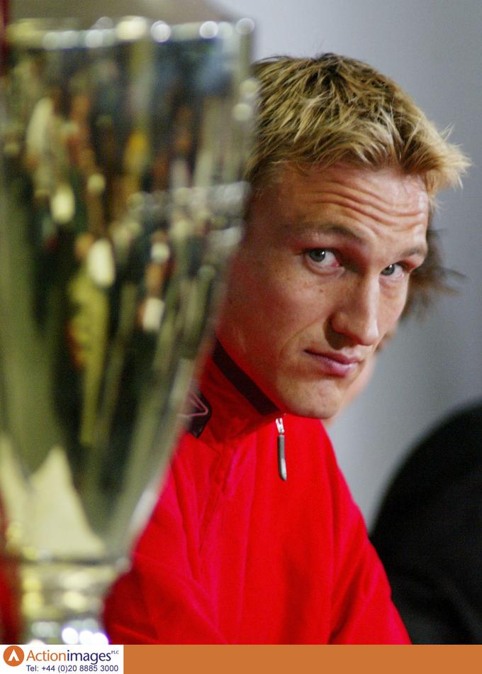 Finski nogometaš Sami Hyypia je leta 2005 z Liverpoolom osvojil naslov evropskega prvaka. Ko so pri Olimpiji pozneje analizirali njegovo igro, so ugotovili, kako je imel nekaj grdih poskusov pri izbijanju žoge proti tekmecu tudi v angleškem prvenstvu, a se takrat na srečo ni zgodilo tisto, kar se je leta 2003 za Bežigradom Handanagiću. | Foto: Reuters