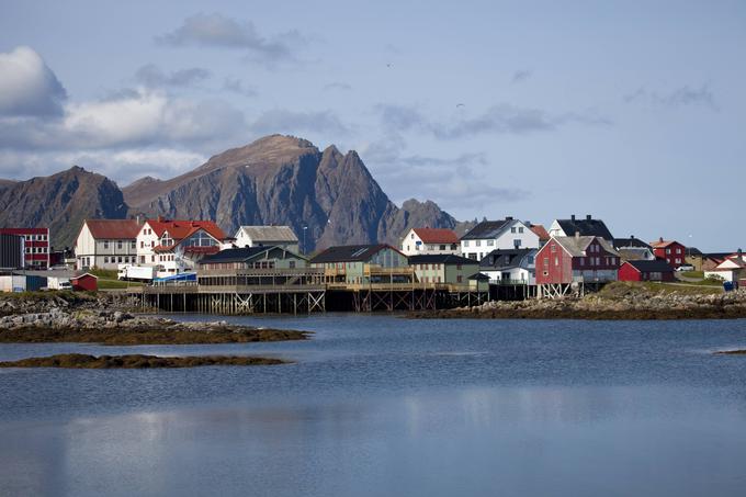 Otok Andøya, ki leži znotraj severnega tečajnika oziroma arktičnega kroga, postaja spet strateško pomemben, tako kot v času hladne vojne. Na fotografiji: vas Andenes na norveškem otoku Andøya. | Foto: Guliverimage