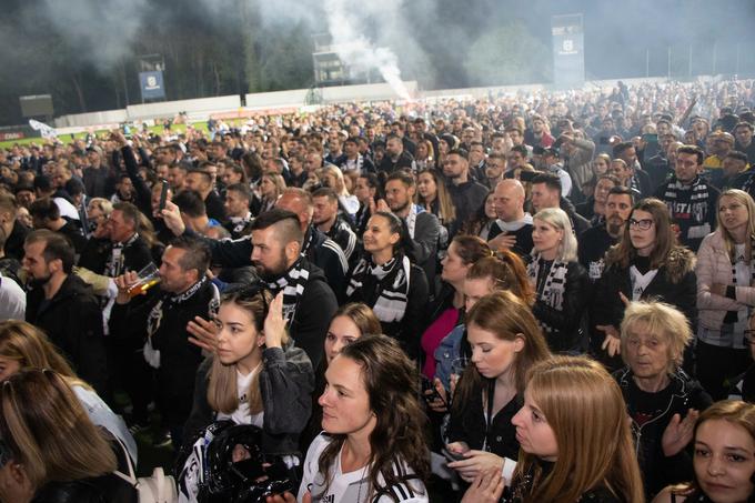 V Prekmurju vlada veliko zanimanje za ogled torkovega evropskega spektakla v Fazaneriji. | Foto: Blaž Weindorfer/Sportida