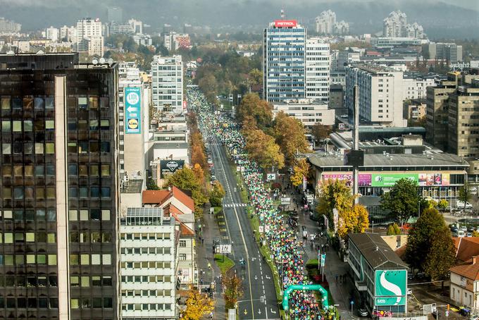 Tega prizora na maratonu v prestolnici letos ne bomo videli.  | Foto: Vid Ponikvar