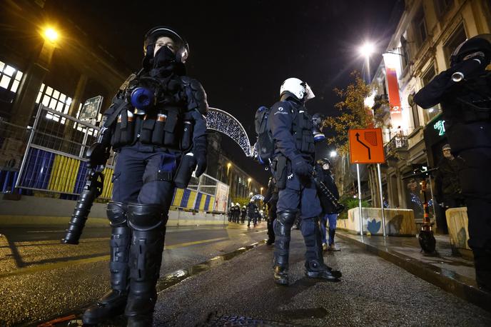 Policija Belgija Bruselj | Ljudska stranka je v torek potrdila, da so policisti obiskali njen sedež v belgijski prestolnici, in dodala, da povsem transparentno sodelujejo s preiskovalci. | Foto Reuters