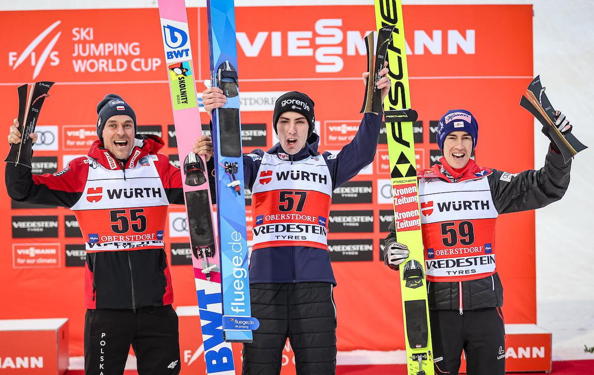 Timi Zajc - Oberstdorf | Junaki nedeljske tekme v Oberstdorfu (drugi Piotr Zyla, prvi Timi Zajc in tretji Stefan Kraft). | Foto Sportida