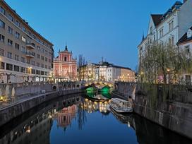 posneto s Huawei P30 Pro, Ljubljana, nočne, modra ura