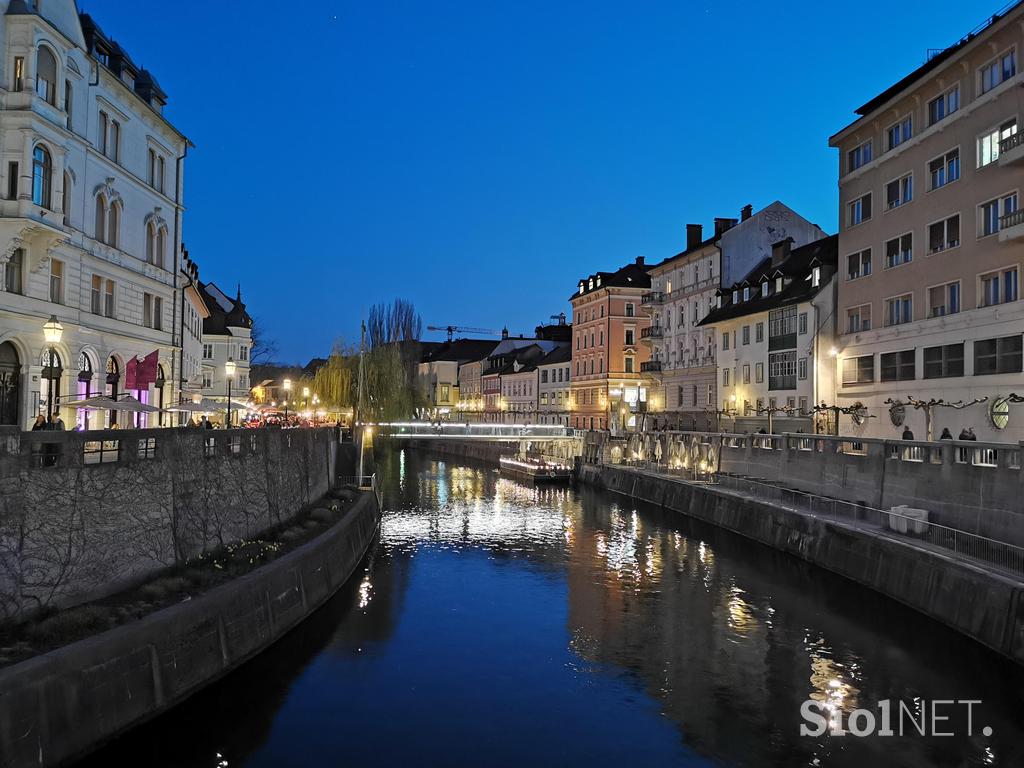 posneto s Huawei P30 Pro, Ljubljana, nočne, modra ura