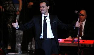 Marc Anthony spet samski