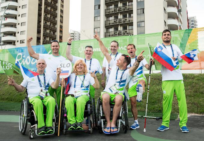 Slovenski paraolimpijci v Riu uporabljajo prepoznavne zelene napise I feel Slovenia. | Foto: Vid Ponikvar