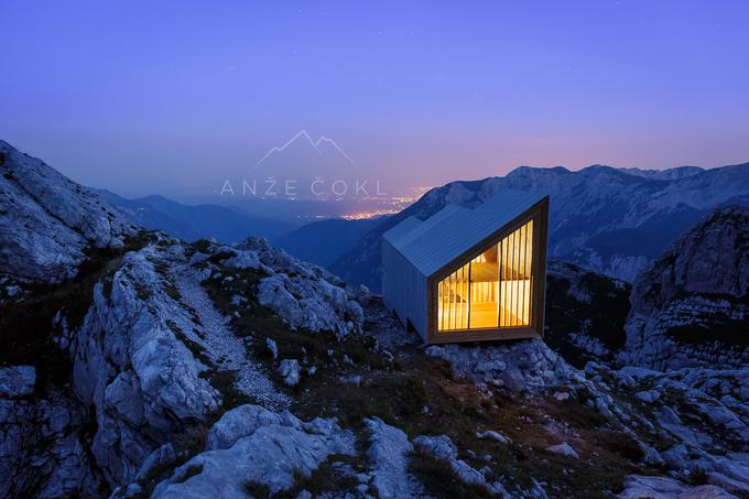 Čokl je fotografiral tudi novi bivak pod Skuto. Foto: Anže Čokl. | Foto: 