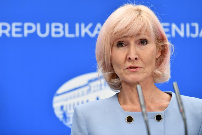 Lilijana Kozlovič | Na pravosodnem ministrstvu pod vodstvom Lilijane Kozlovič menijo, da bi morali sodniki v okviru časa reševanja zahtevnejše zadeve beležiti tudi čas, ko se dejansko ukvarjajo z zadevo. | Foto STA