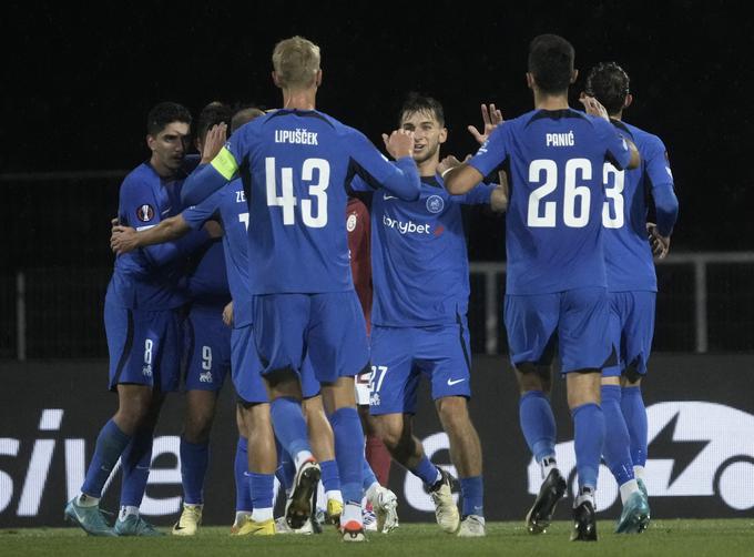 Žiga Lipušček in soigralci so proti Galatasarayu zaostajali že z 0:2, a nato osvojili točko. | Foto: Reuters