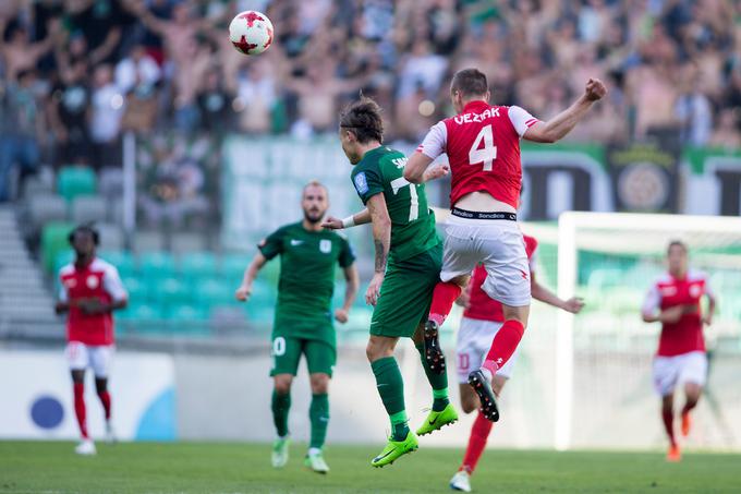 Olimpija je po treh zmagah in razliki v zadetkih 9:1 vodilna na lestvici. | Foto: Urban Urbanc/Sportida