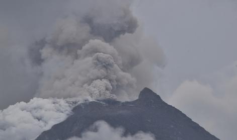 Izbruhi vulkana v Indoneziji ovirajo mednarodne polete #video